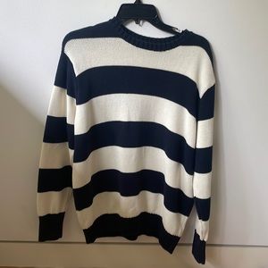 brandy melville sweater. perfect condition. i am willing to negotiate price.